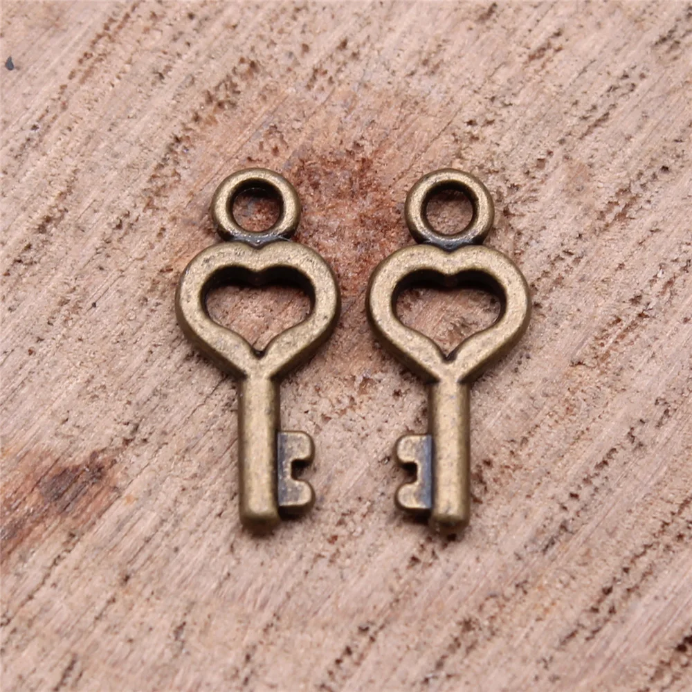 40PCS 16x7mm Alloy Charm Heart-Shaped Key Pendant