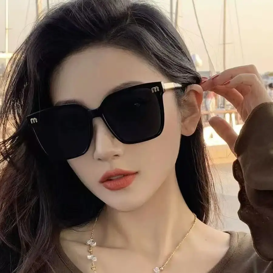 

Женские солнцезащитные очки Exude A Sense of Luxury и похудение, обеспечивающие защиту от солнца во время вождения и солнцезащитные очки в форме большого коробочки