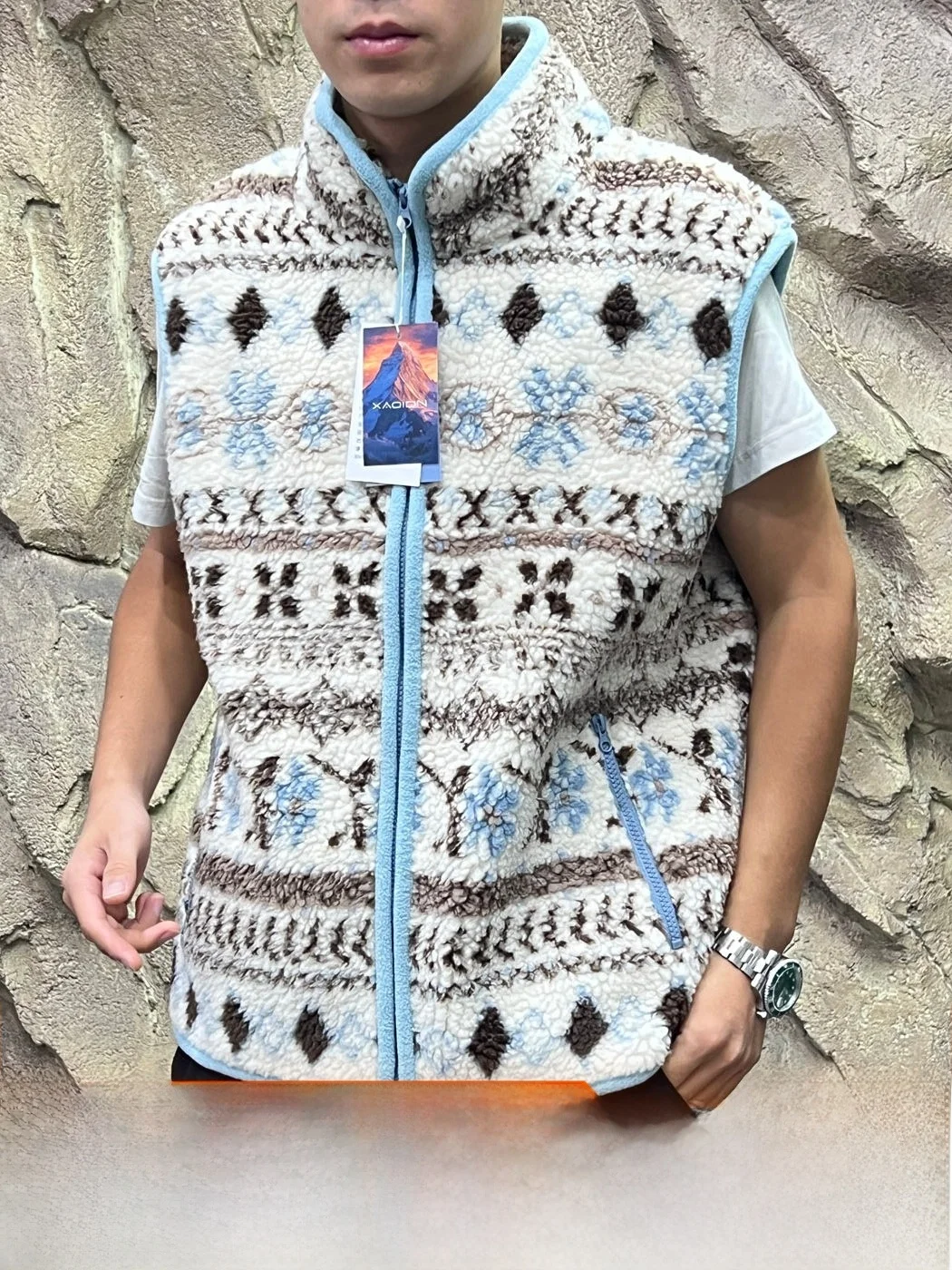 Fashionable Thickened Composite Fleece Vest Men's Outdoor Warm Casual Style Standard Fit Polyester Fiber 2026 Autumn Season