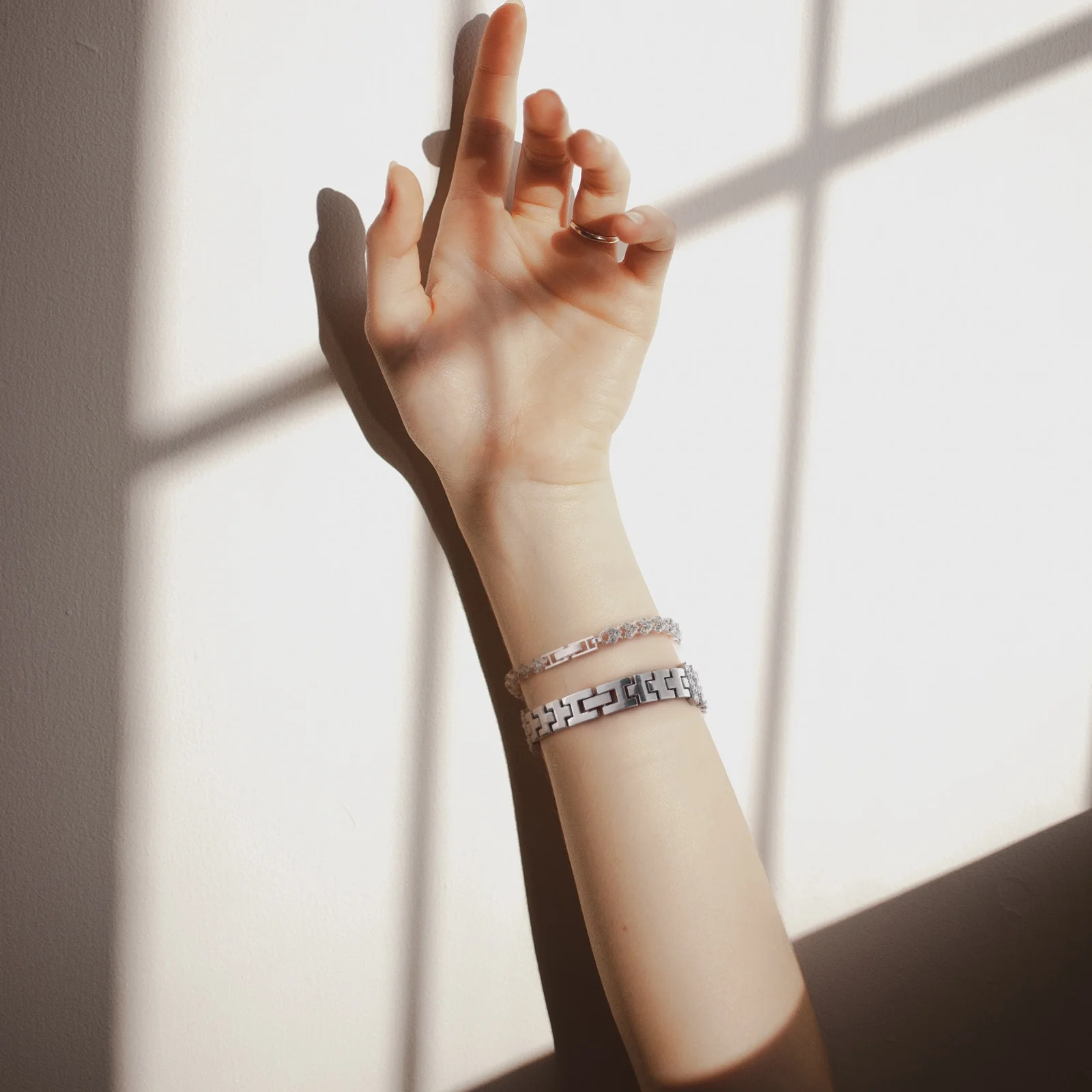 

Rhinestone Inlay Women Quartz Watch Bling Bracelet Set For Ladies Fashion Wristwatch Jewelry Gift For Her