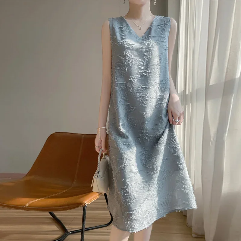 실크 새틴 V넥 롱 미디 스커트 슬리브리스 플로럴 컷아웃 여성 드레스 헤비 자수 무릎 길이 중국 패션