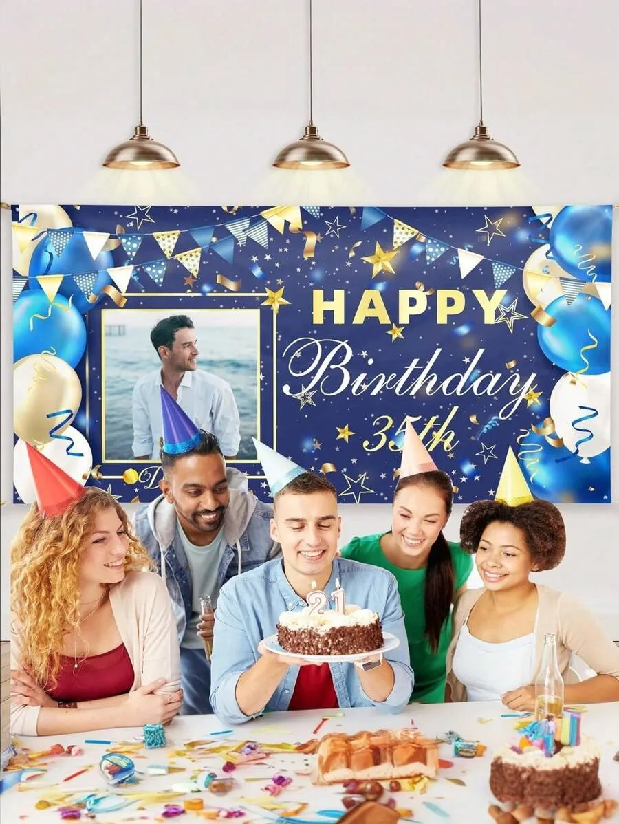 

Персонализированный гобелен для дня рождения в мужском стиле с фотографиями, синими, золотыми и белыми шарами, а также текстовыми украшениями.