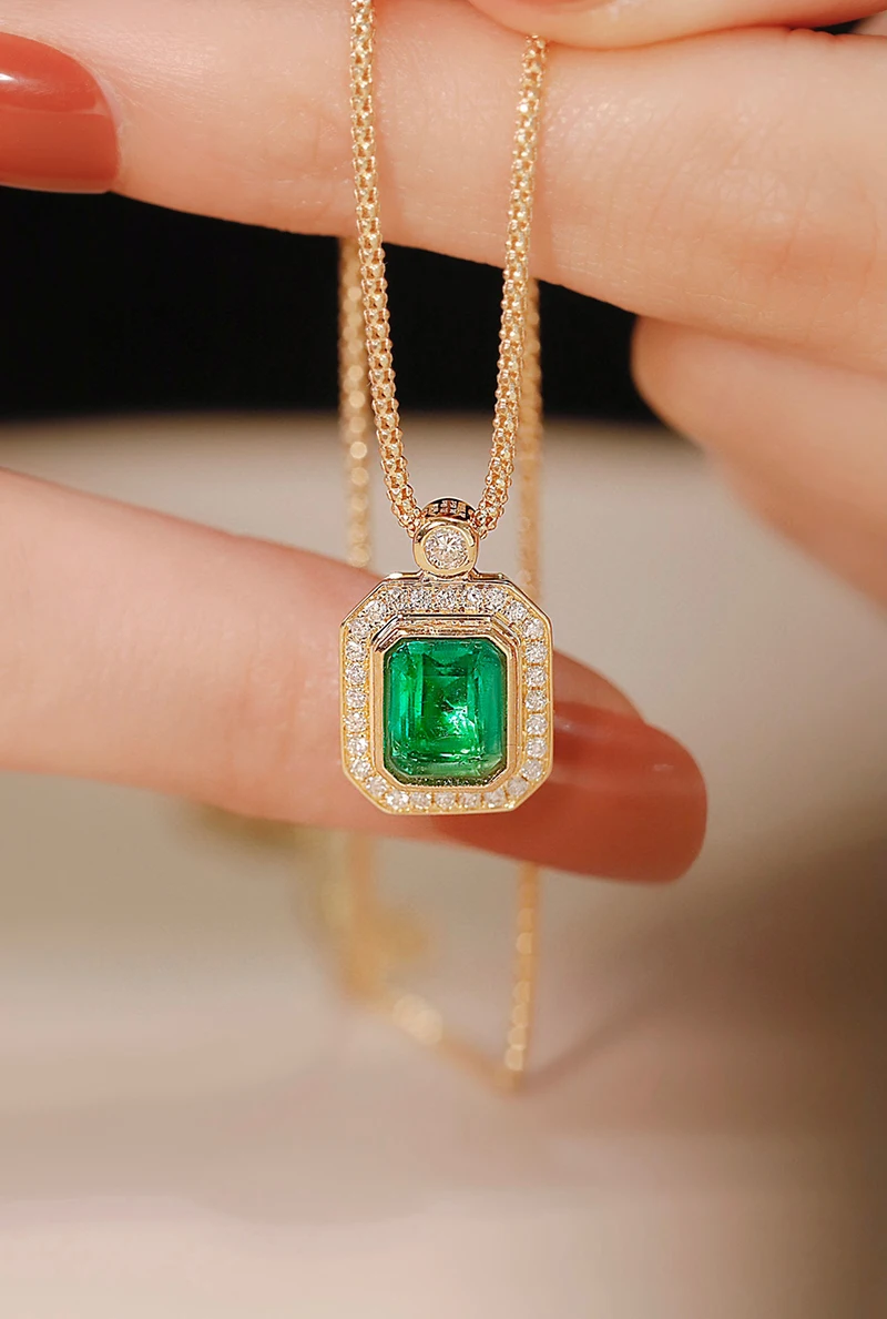 KUGG 18K White or Yellow Gold Necklace Luxury Elegant Style Real Natural Emerald Shiny Diamond Gemstone Necklace for Women