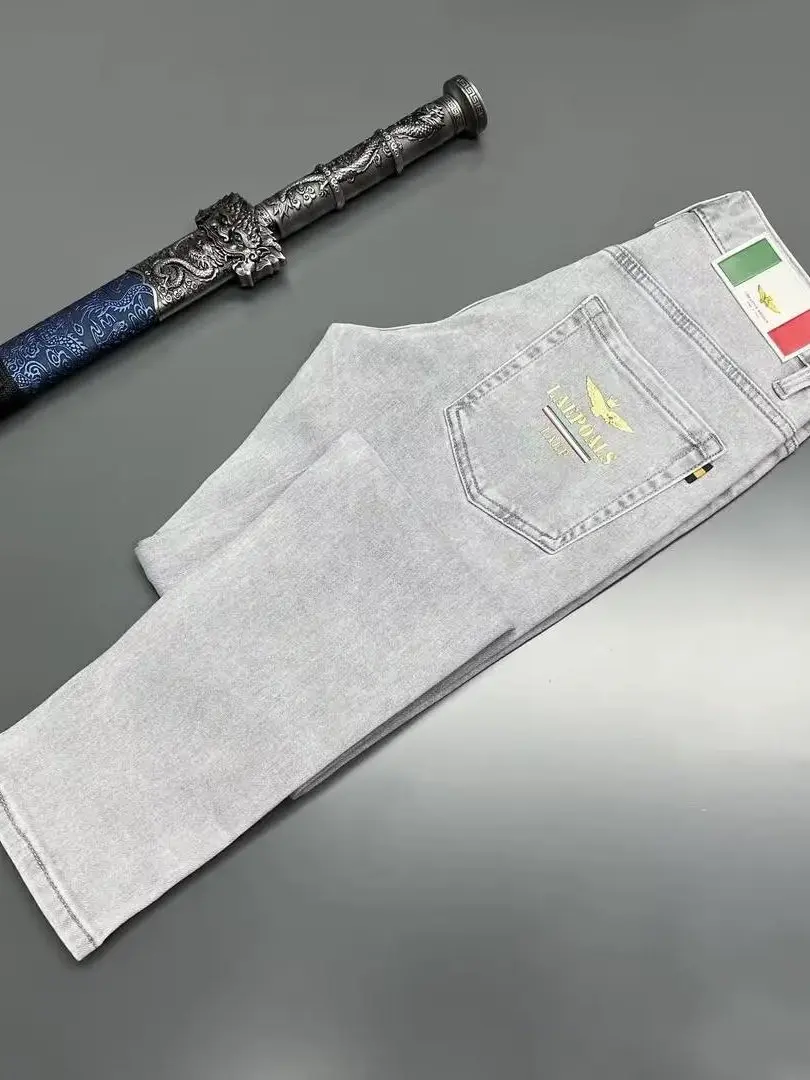 

Мужские джинсы Slim Fit, повседневные, модные, с принтом, светло-серые, эластичные, весенне-осенние, из денима, с высокой эластичностью, удобные, дышащие.