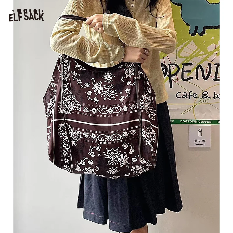 

ELFSACK 2025 Autumn New Arrival Playful High-Capacity Full Floral Print Shoulder Bag For Woman