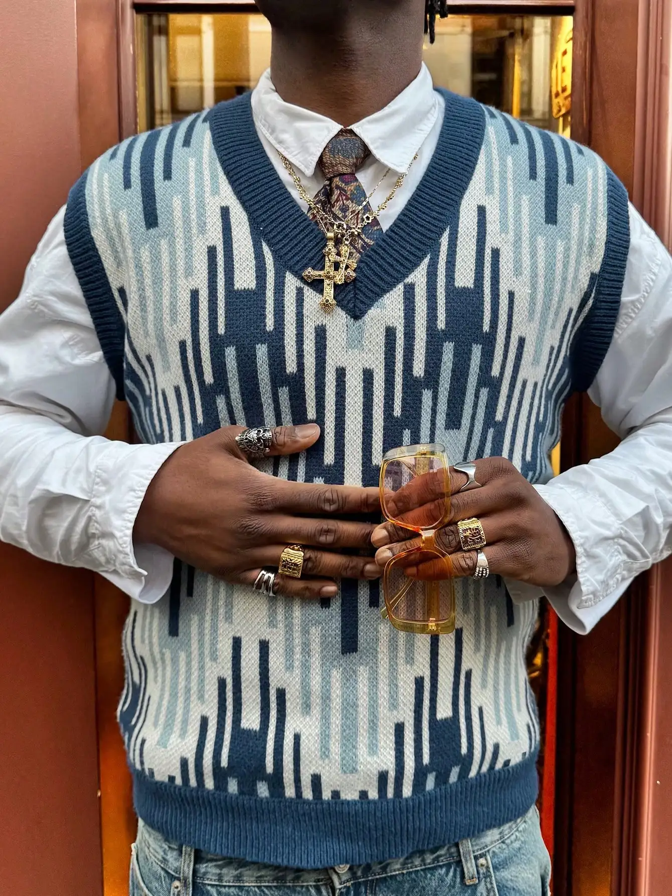 

Осенняя одежда, наряды для школы, простой стиль для весны, осени и зимы, повседневный свободный деловой трикотаж с V-образным вырезом и геометрическим жаккардовым узором, мужская и унисекс-модель, мужская майка-топ