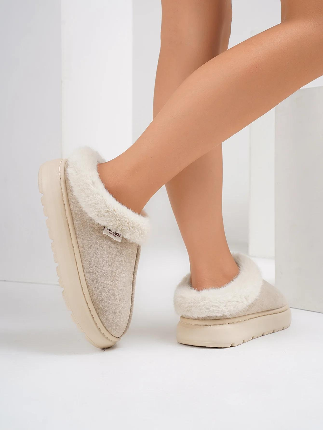 Comwarm Plattform Flauschige Hausschuhe Frauen Neue Mode Fuzzy Hausschuhe Haus Plüsch Winter Frauen Schuhe Hause Baumwolle Schuhe Große Größe – Detail 5