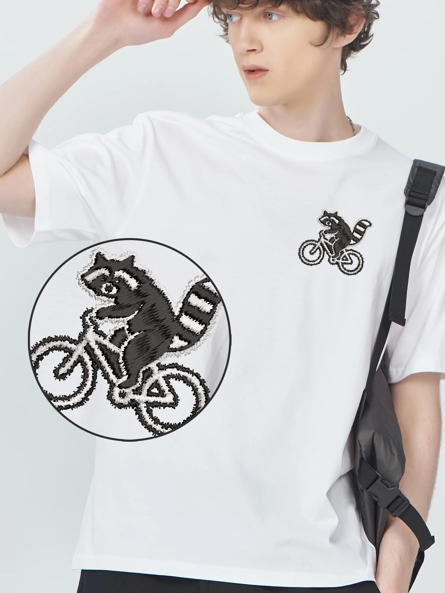 Raccoons Riding Bicycles Embroidered T Shirts Luxury Customized Breathable Embroidery Short Sleeve Unisex Streetwear