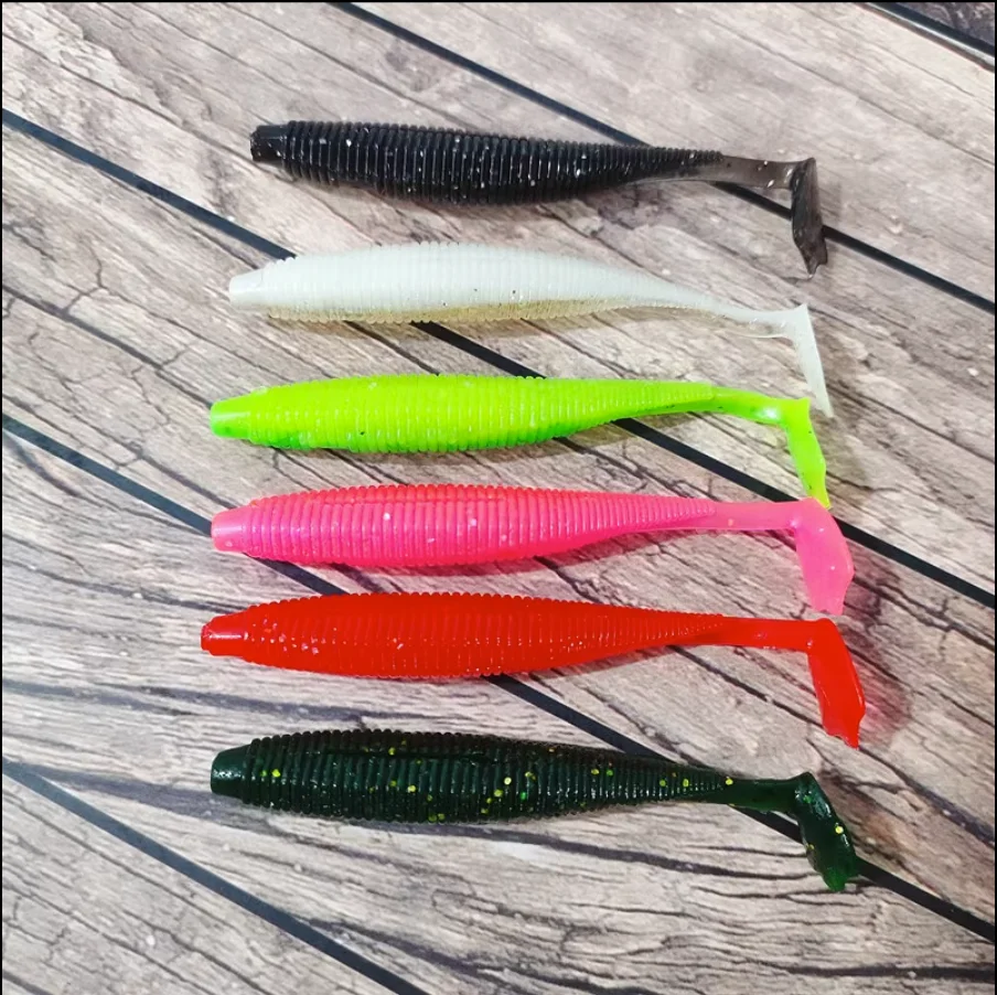 

A Luya [black pit special black T-tail] perch efficient snatch fish god bait Luya 3.1g 70mm