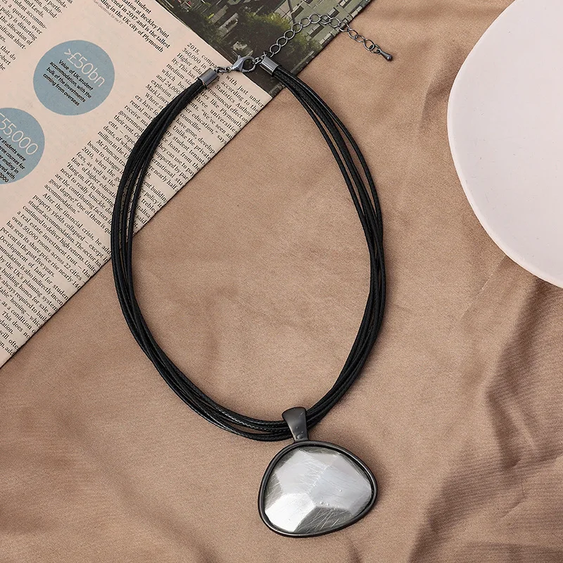 Vintage Geometric Pendants Goth Chokers Trend Collar Necklace Decorative Jewelry for Women Suspension Accessories