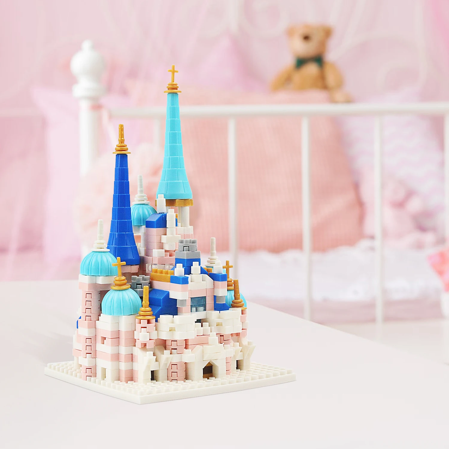 Castle block puzzle toys, exercise hands-on skills, can give gifts or decorate room decorations, bringing fun to life