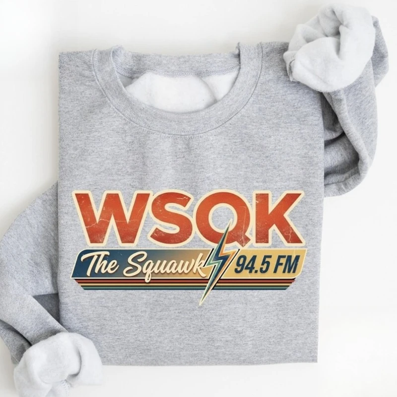 เสื้อสเวตเชิ้ตวินเทจสำหรับฤดูใบไม้ร่วงและฤดูหนาว Wsqk The Squawk 94.5 Fm สินค้าของแท้จากวิทยุย้อนยุค ของขวัญ เสื้อแขนยาวให้ความอบอุ่น แมทช์กับเสื้อฮู้ดได้
