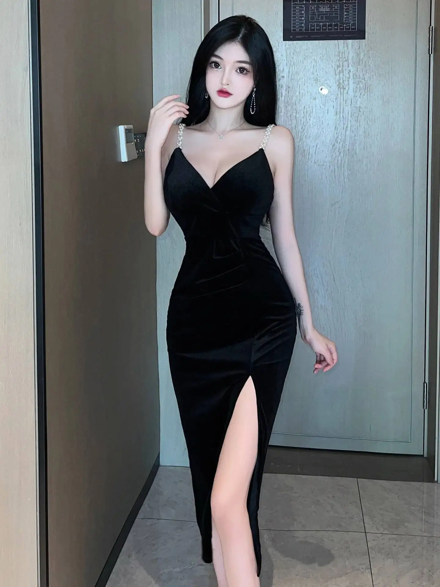 2023 Spring and Autumn New Women's Sexy Temperament High Waist Split Velvet ceremonial dress Backless Wrap Hip Long Dress OT68 - view 3