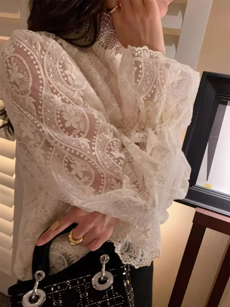 

Elegant French Design Lace Shirt Women's Long Sleeve Base Layer Top Fashionable Autumn Winter New E11339