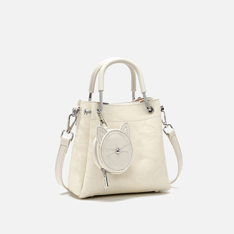 

Сумка в корейском стиле, маленькая квадратная сумка из искусственной кожи, модная универсальная высококачественная сумка на плечо, осень-зима 2022, новая сумка подмышками