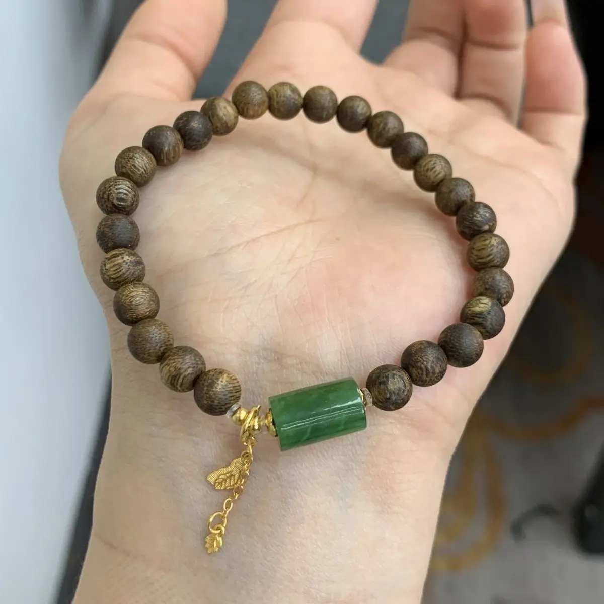 Pure natural Hetian jade jasper bucket bead card six agarwood jasper bucket bead bracelet