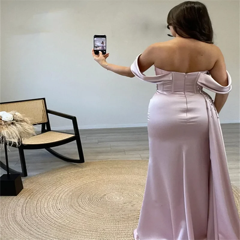 Abito da sera rosso a sirena sexy personalizzato con spalle scoperte Pietre pesanti Abiti da ballo con abito da spettacolo in cristallo con strascico