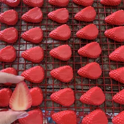 PVC Food Realistic Strawberry Props Display Faux Flesh Slices Decor Artificial Wholesale Fruits Fake Model Red Sweet DIY