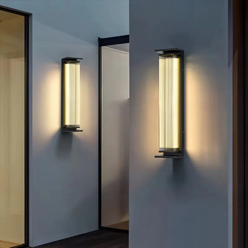 European Style Modern Waterproof Outdoor Wall Lamp Double-Headed LED up and Down Lighting IP65 Solar Powered PC Body