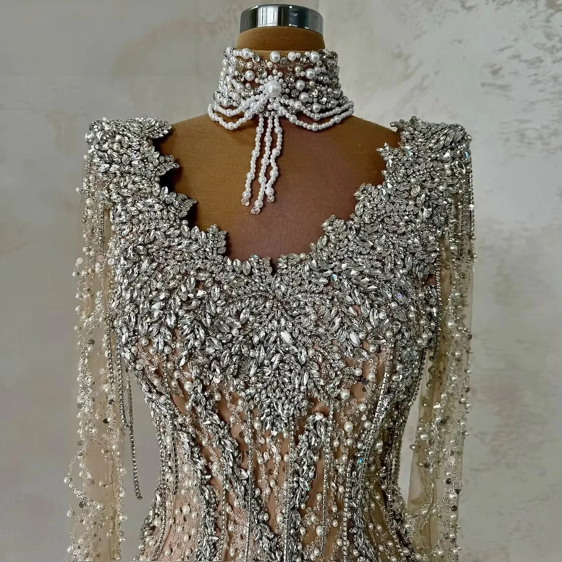 Luxury Middle Eastern Evening Dresses Long Sleeves Beaded Pearls Saudi Arabia Dubai Robe De Soiree Prom Dress Gown Customized
