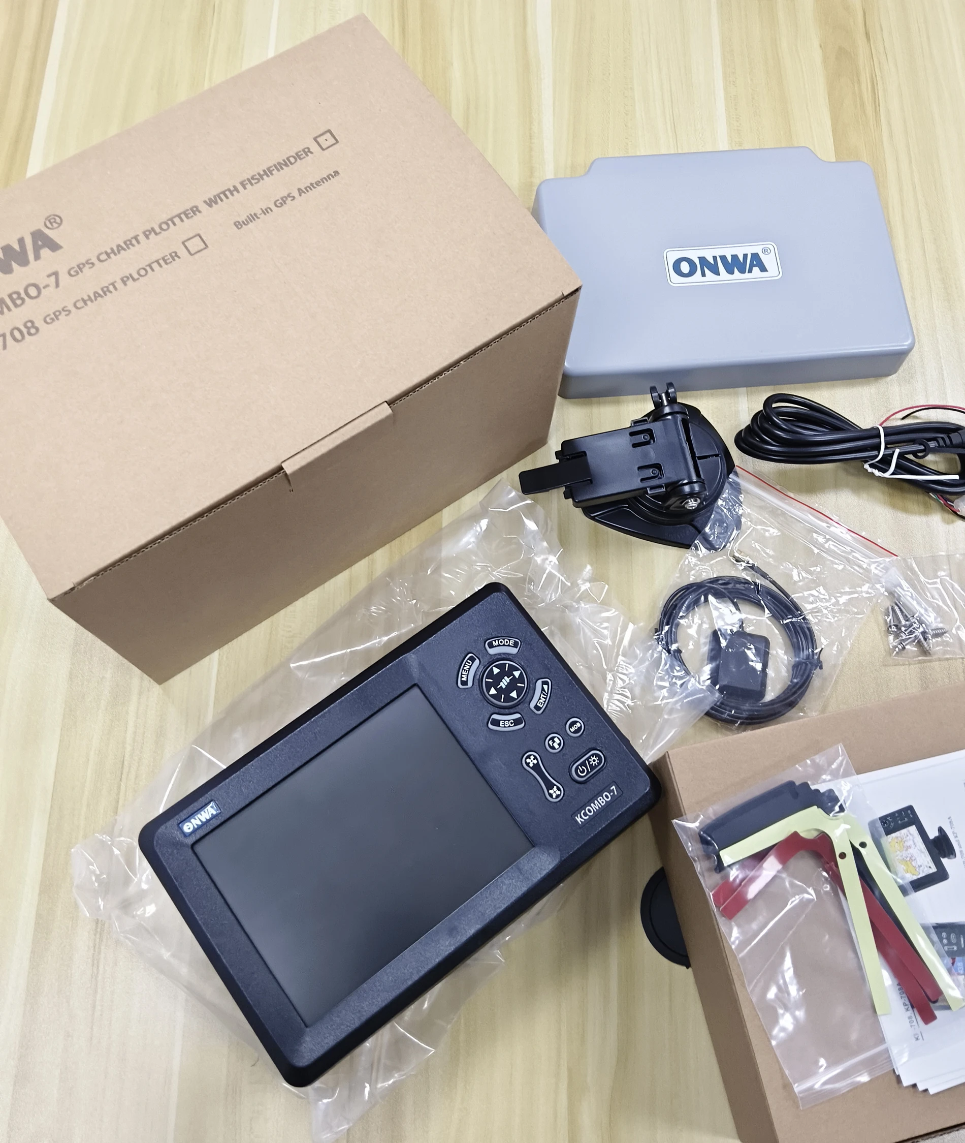 

ONWA KCombo-7 7-inch marine GPS fishfinder combo transducer Color LCD GPS plotter Combo with Fishfinder GPS +FISH FINDER