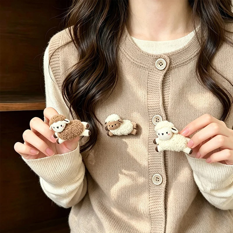 Brooch Cute Plush Sheep Soft Mini White Lamb Pin Badge Bag Charm Gift for Women Girls Daily Outfit Lightweight