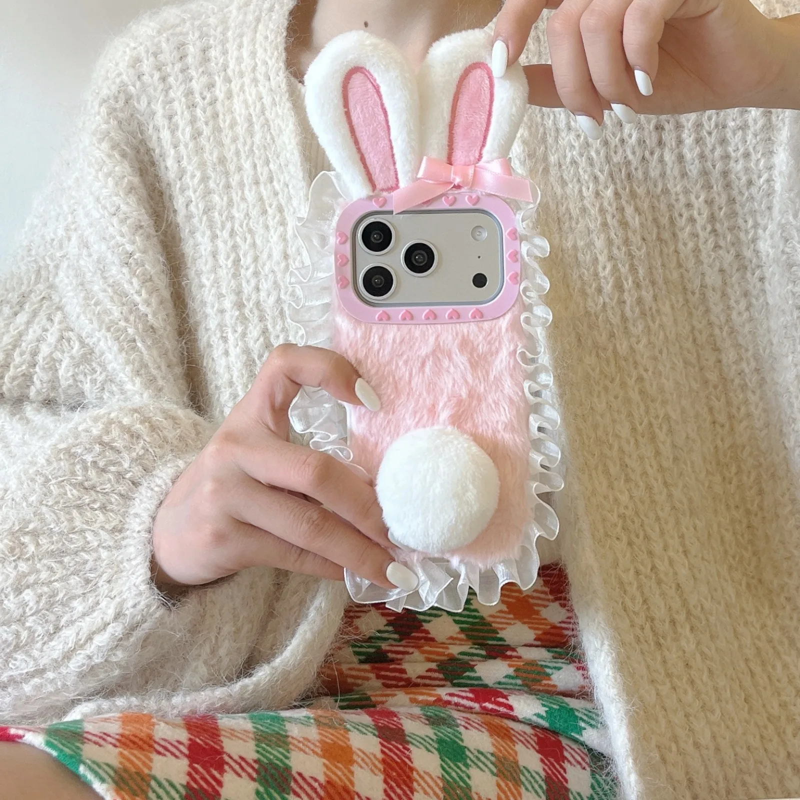أفخم لطيف الأبيض الوردي الدانتيل الفراء الكرة أرنب جراب هاتف آيفون 17 16 15 14 13 برو ماكس لينة سيليكون الفراء مكافحة الإفلات الفاخرة غطاء