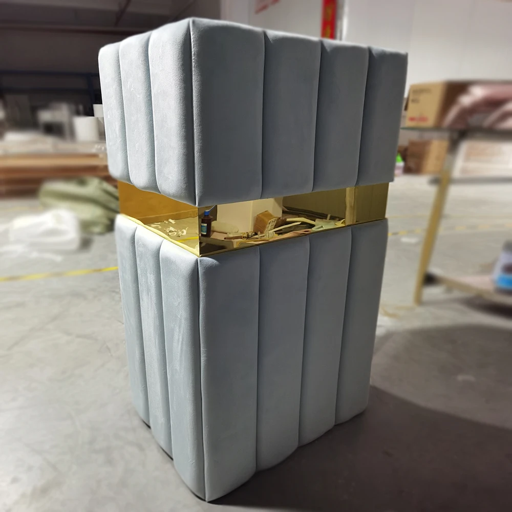 

Luxury Velvet Flower Stand Aisle Stand Plinths Cake Display For Wedding Decoration