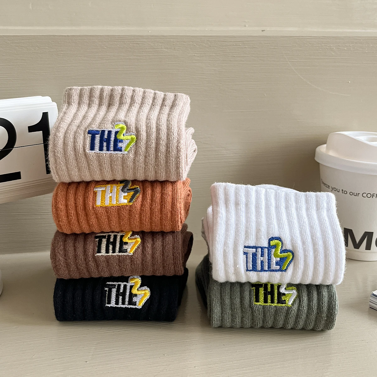 Calcetines cortos con letras bordadas para mujer, medias de tubo para interiores, ropa de calle moderna para la salud, regalos, novedad, 3 pares