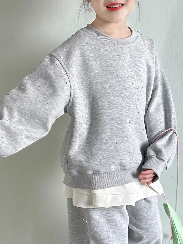 

Girls' Rhinestone Sweatshirt Casual Pants Versatile Gray Two-Piece Set2025Spring New Fashionable Short Skirt and Skirt Set