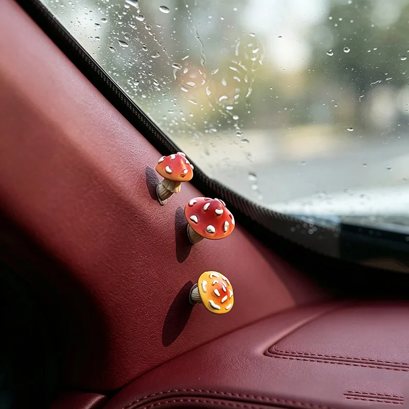 9/6 Pieces of Randomly Assorted Crooked Mushroom Ornaments, Car Dashboard Decorations, Interior Car Decorations, Cute Cartoon Car Decorations, Fun Car Decorations, Halloween and Christmas Gifts