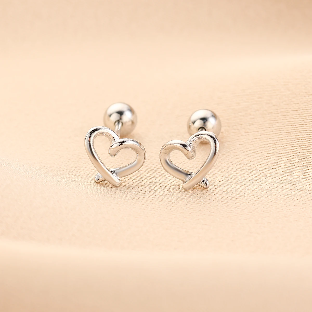 Multitudinous Mini Tragus Stud Earrings for Women Girls Silver Color Daisy Flower Hollow Bow Simple Versatile Jewelry Gift