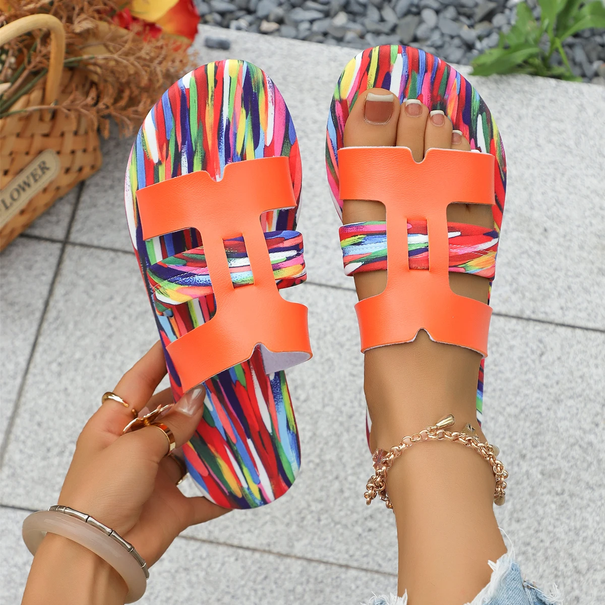 

Женские тапочки, уличные тапочки на плоской подошве, красочные корейские сандалии без шнуровки, обувь большого размера, женская новая летняя домашняя обувь, женские шлепанцы