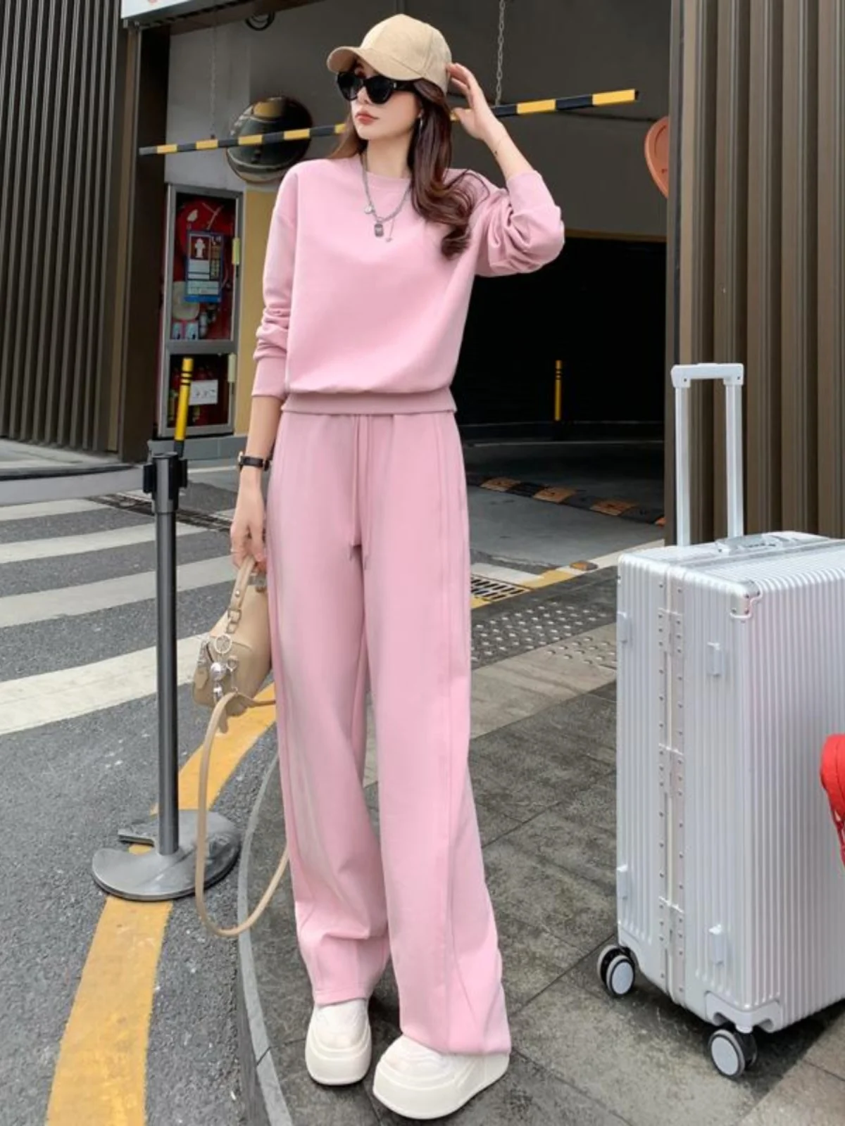 

Элитный повседневный спортивный костюм: женский модный комплект из свитшота и брюк с широкими штанинами, трендовая осенняя коллекция