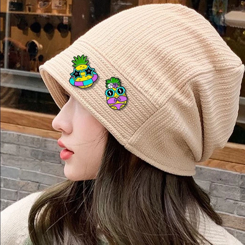 Cartoon Funny Fruit Pineapple Man Brooch Beach Style Alloy Pin Badge for DIY Clothes Bags Hat Scarf T-shirt Jeans Decoration