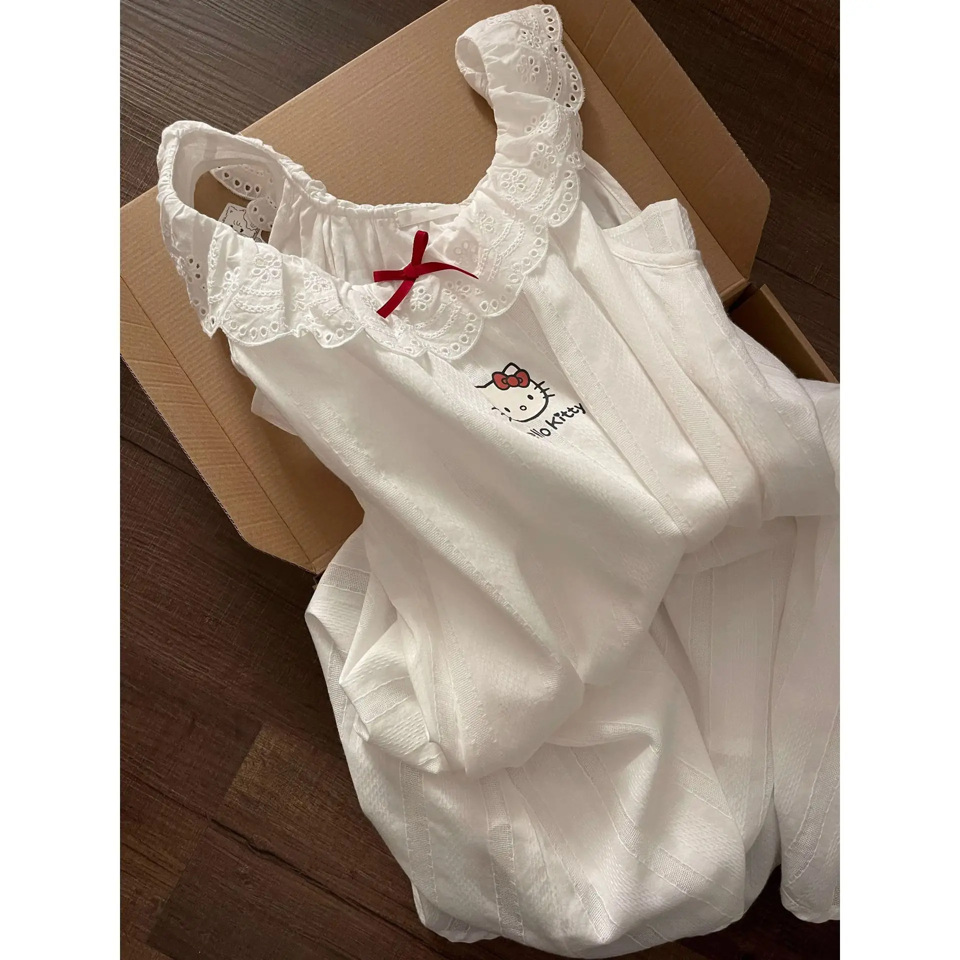 لطيف مرحبا كيتي منامة الدانتيل الأبيض ثوب النوم مع وسادة الصدر المرأة الصيف مريحة المنزل ملابس خاصة طالب فتاة النوم قمم