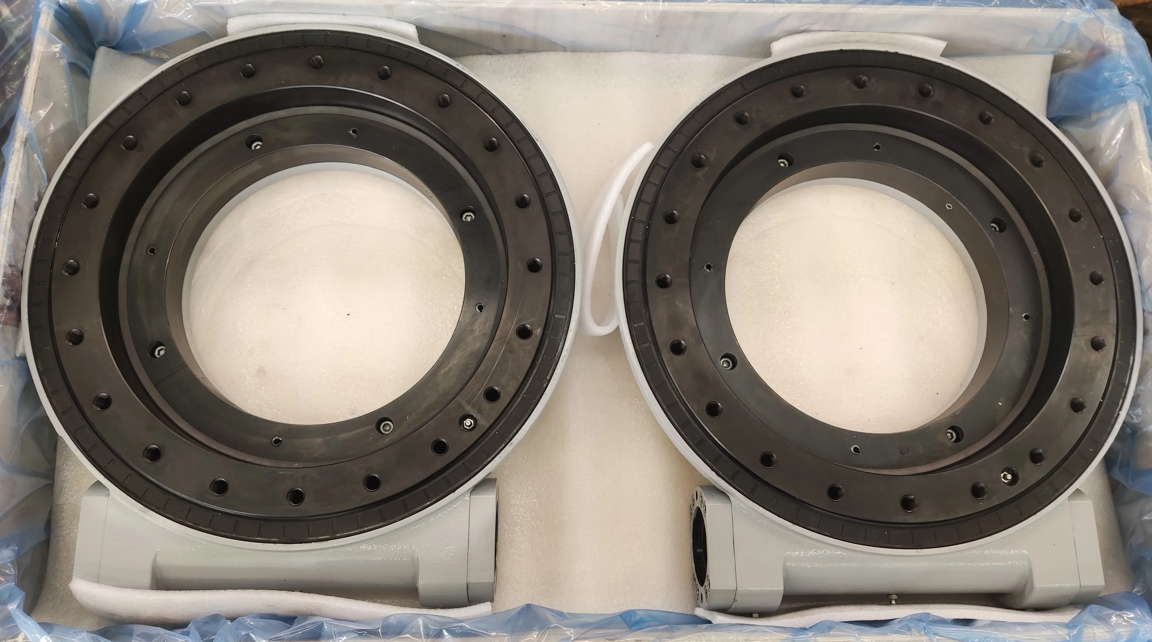 Sun Tracking Solar Panel Mount Solar Tracker 3 Year Flat Single Shaft  All Foundation Types