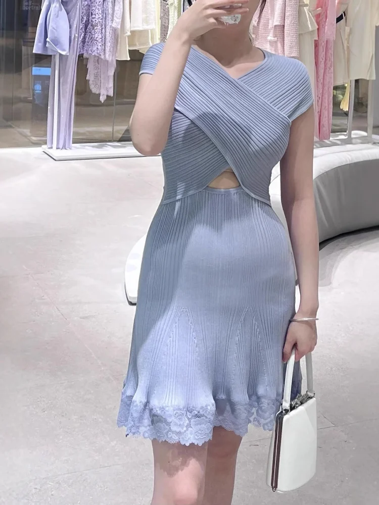 فستان أنيق بأكمام قصيرة وتطريز دانتيل متقاطع، بلون أزرق ضبابي، تصميم راقٍ للنساء لفصلي الربيع والصيف