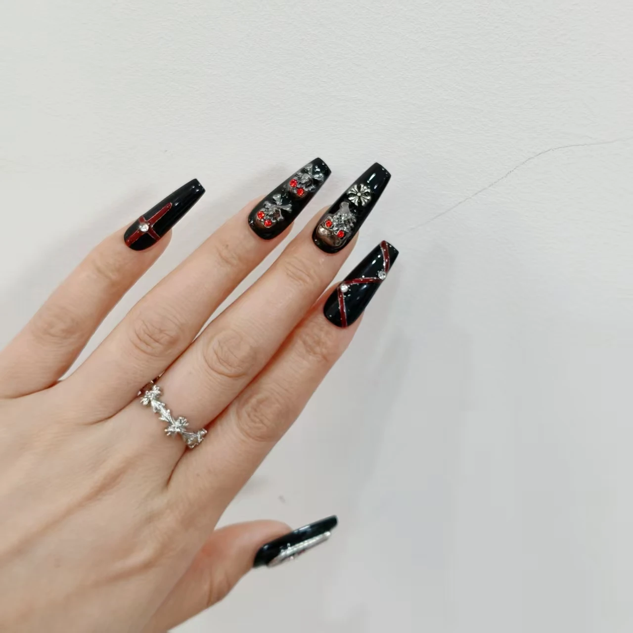 10 pieces of trapezoidal handmade wearable nail art, featuring deep gemstone Gothic style personalized acrylic fake nails,