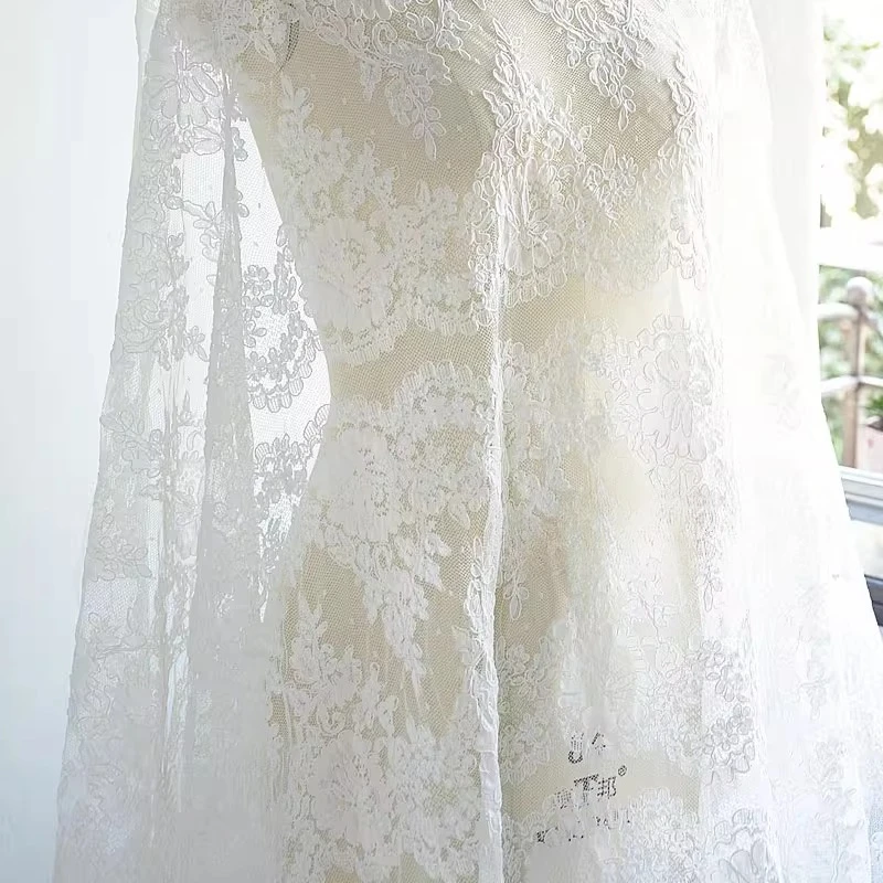 

New High End Ivory White Lace, Car Bone Embroidery, Mesh Fabric, DIY Wedding Photography, Headscarf, Fashion Lace Accessories