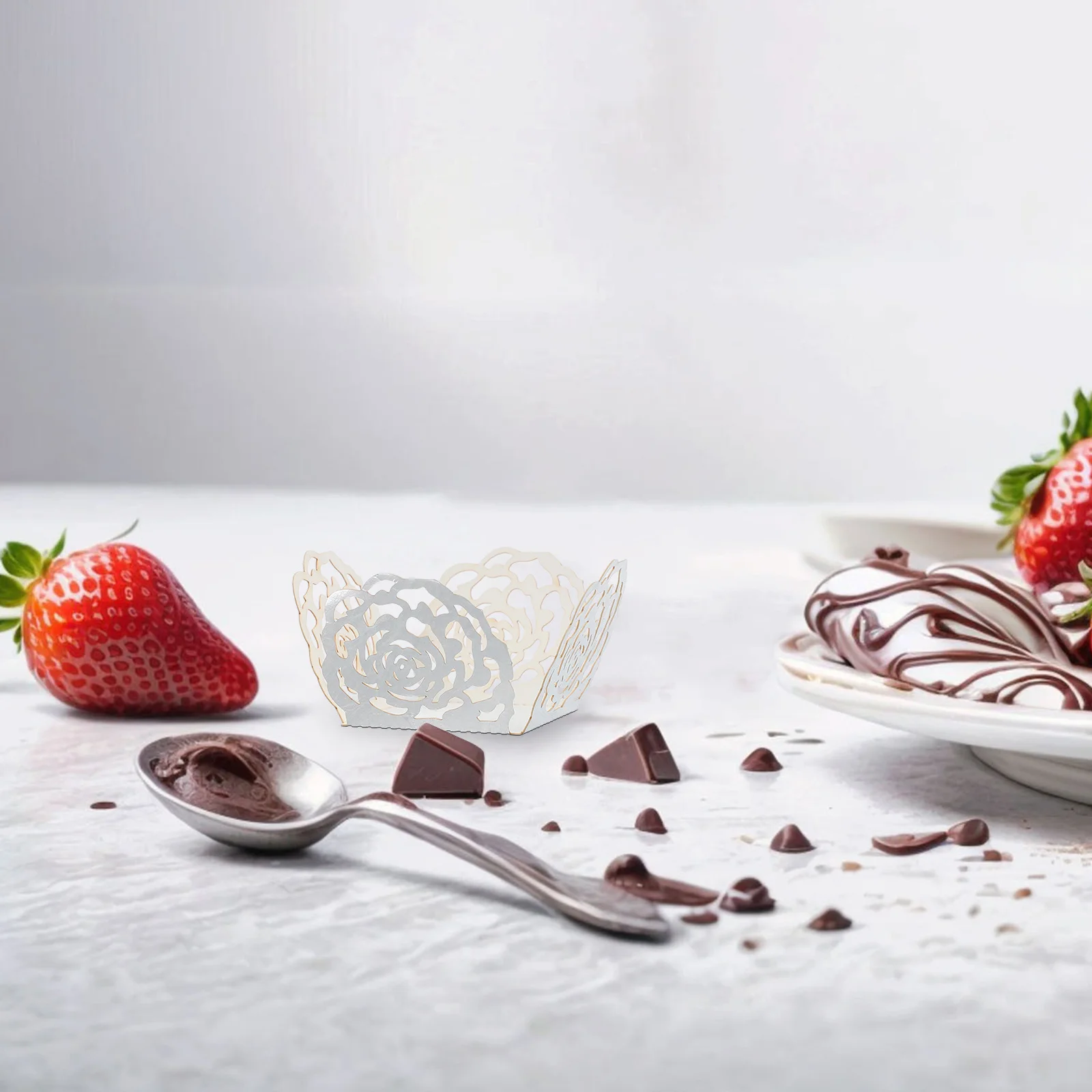 50 Uds. Envoltorios de trufa de Chocolate con borde de rosa de encaje, vasos de papel para dulces, bodas, fiestas de cumpleaños, muffins, magdalenas, revestimientos plateados