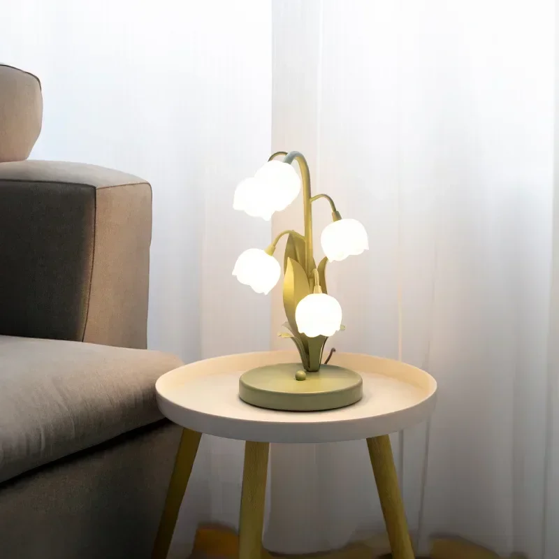 Lâmpadas de mesa nórdicas para quarto, atmosfera de cabeceira, lâmpada de parede, decoração de sala, abajur de flores, iluminação LED