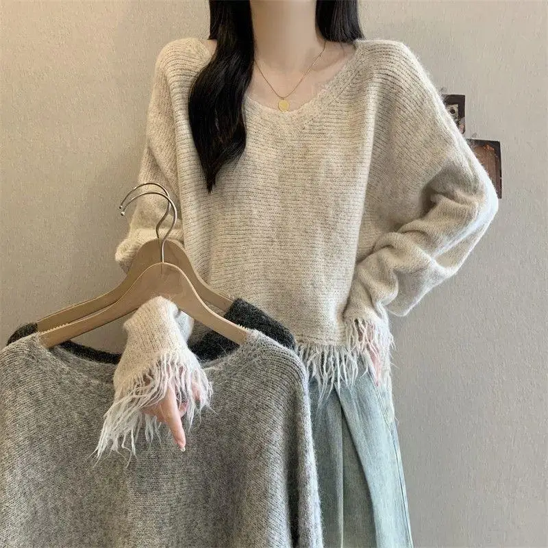 

Knitted tassel long sleeved sweater 2025 autumn and winter new style slim and loose short sweater