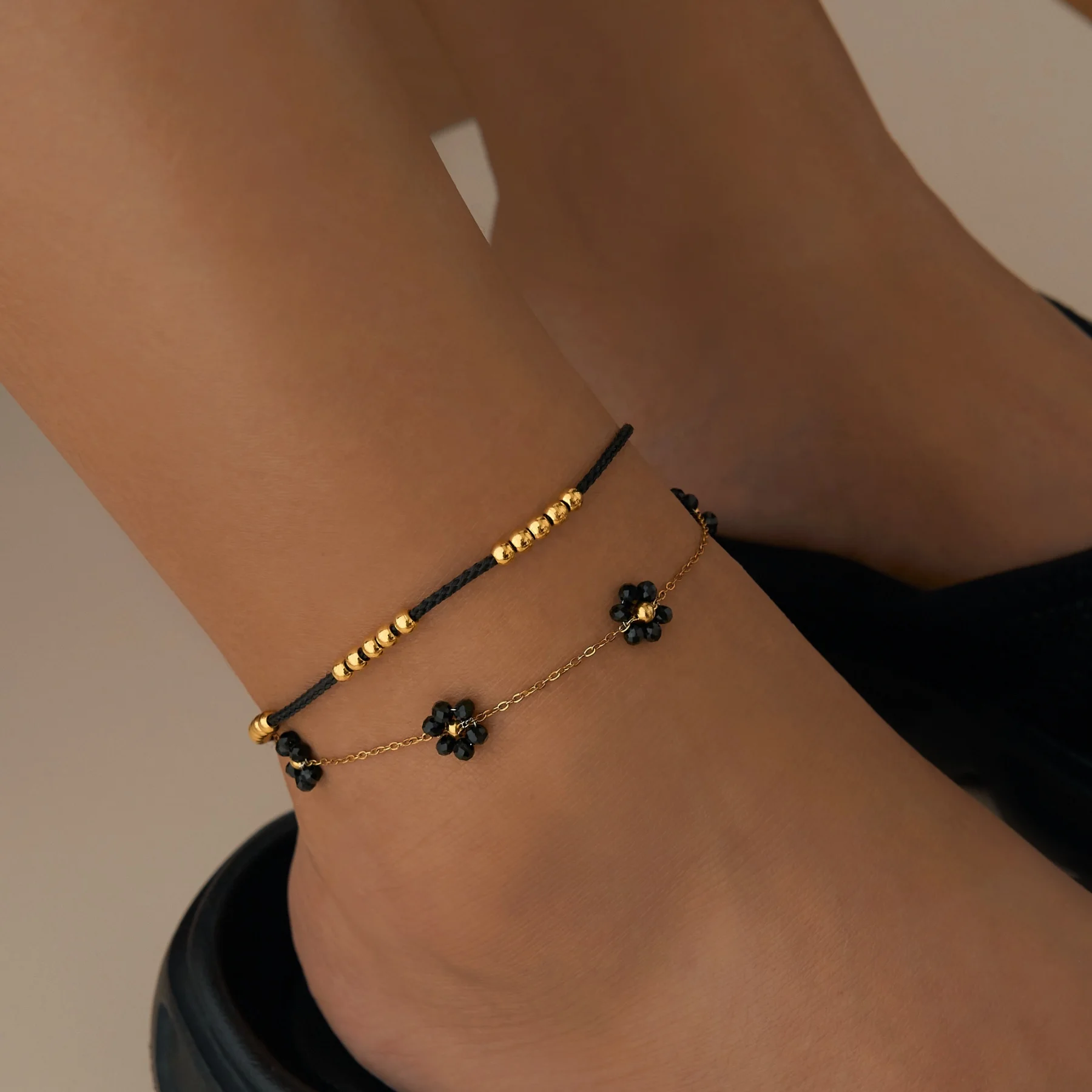 

DASEIN New Black Natural Stone Daisy Flower Handmade Anklet 18k Gold Plated Tarnish Free Stainless Steel Summer Jewelry Gift