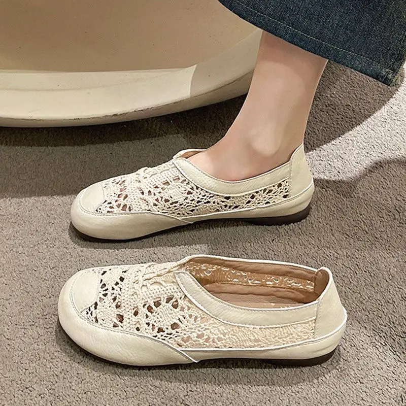 Śliczne buty dla kobiet 2024 Kawaii Niski obcas Eleganckie okrągłe palce Płaskie białe letnie obuwie damskie Płaskie luksusowe marki Slip on E F