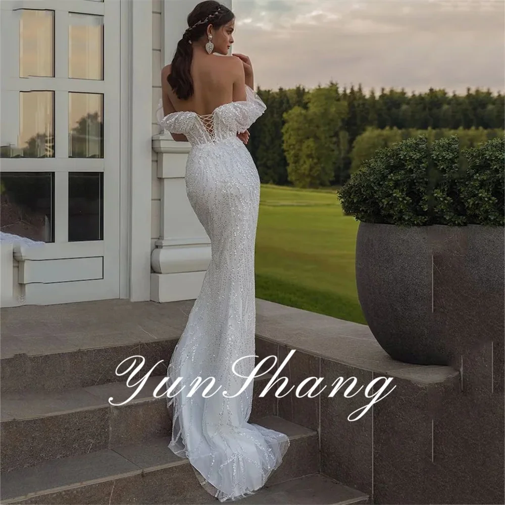 Yunshang Abiti da sposa a sirena di lusso con spalle scoperte Paillettes aperti sul retro Abito da sposa senza spalline Abiti da sposa personalizzati