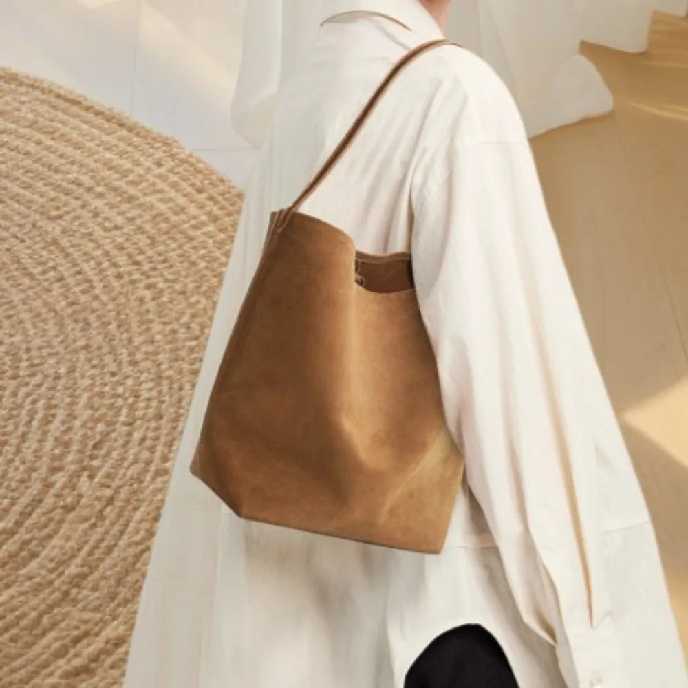 New Suede Suede Premium Commuter Bucket Texture Unique Stylish Simple Atte Cowhide Large-capacity Portable Shoulder Tote Bag