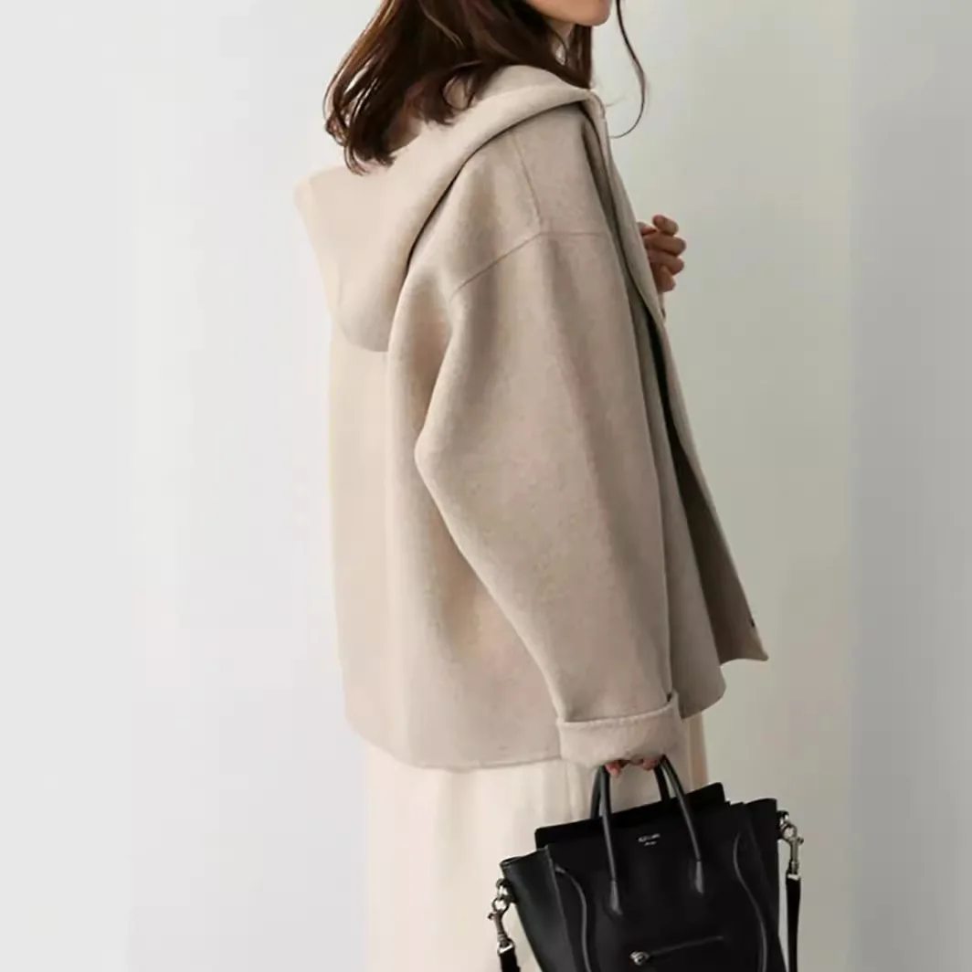 Cappotto di lana con cappuccio da donna stile corto 2025 autunno e inverno nuovo piccolo cappotto di lana casual in tinta unita sciolto