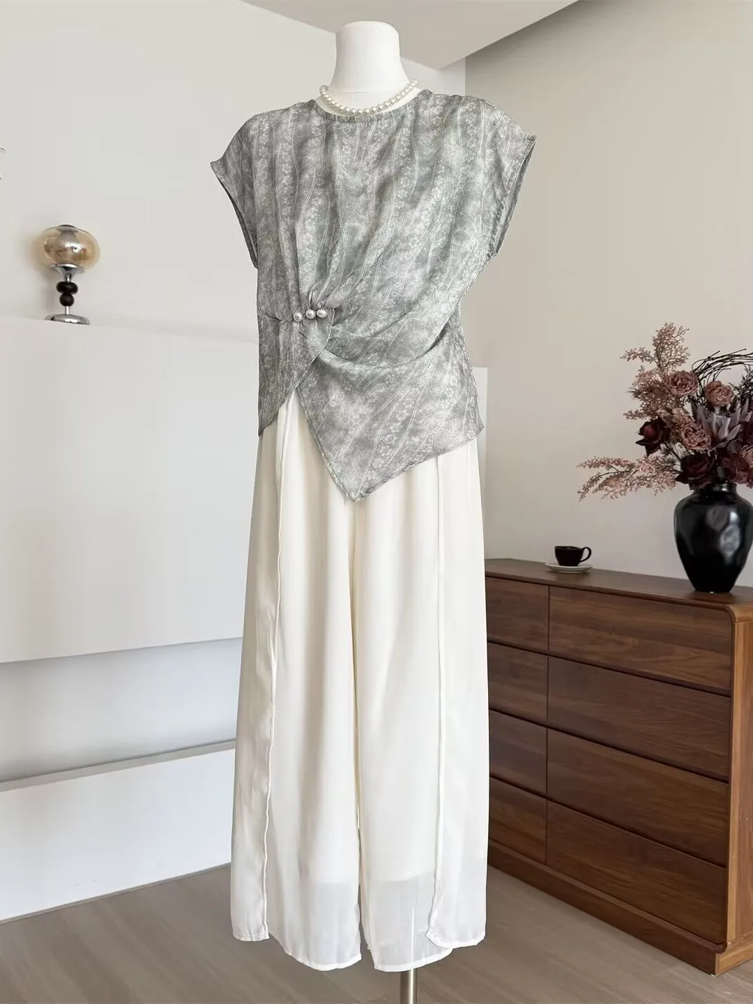 

Fashionable Mom Summer Outfit 2026 New Style Midi Skirt And Top Set Short Sleeve Chiffon Two Piece Set for Middle-Aged And El...