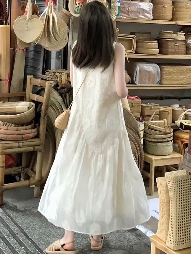 엘리 화이트 자수 컷아웃 닥터 스윗 템퍼먼트 라운드 네스벨 베스트 닥터 젠틀 윈드 3D 플로럴 스티칭